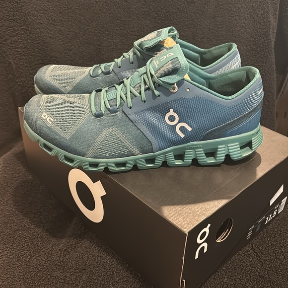 NIB ON Cloud X Shoes - Picture 2 of 4